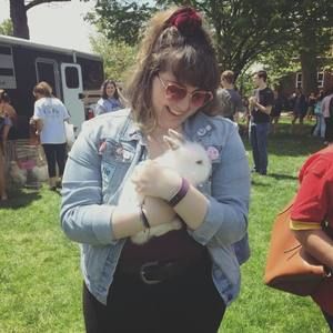 Meet your Posher, Dominique